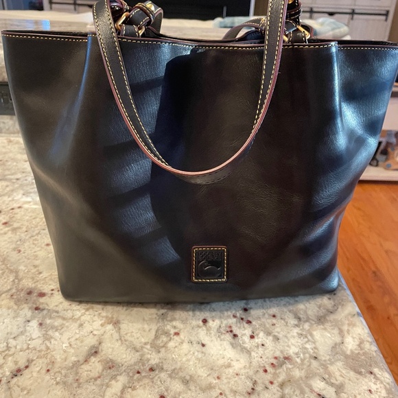 Dooney and Bourke Florentine large Flynn - Picture 1 of 5